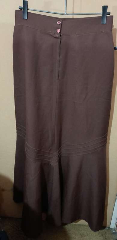 Ladies - Long Brown Skirt - Make - Sofisique - Size - 38