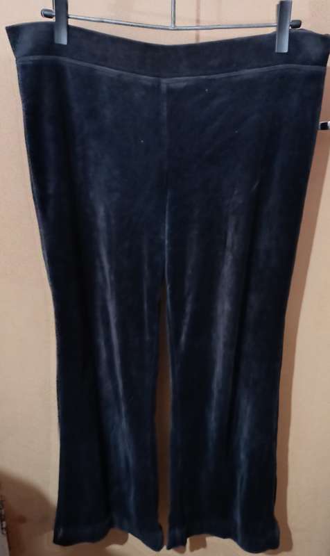 Ladies - Black Pants - Make - Woolworths - Size - M