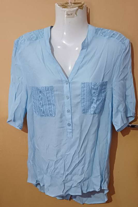 Ladies - Blue Blouse - Make - no make - Size - no size