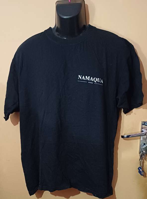 Mens - Black T-Shirt - Make - no make - Size - M