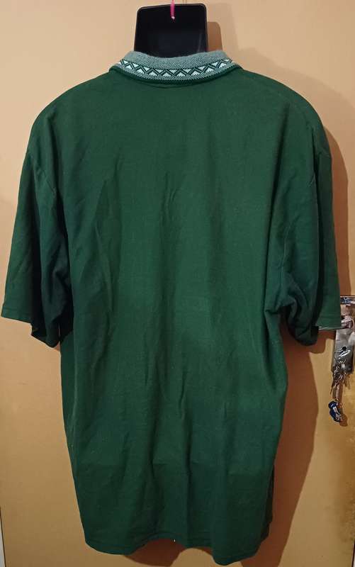 Mens - Green Shirt - Make - no make - Size - no size