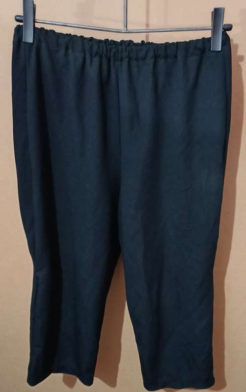 Ladies - Black Pants - Make - no make - Size - no size