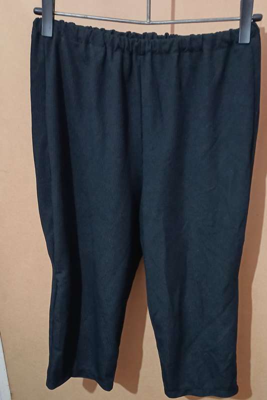 Ladies - Black Pants - Make - no make - Size - no size