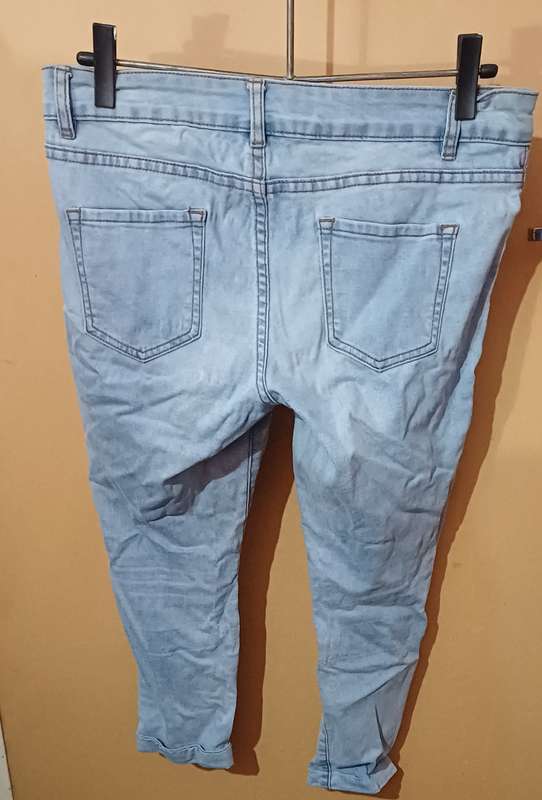 Ladies - Blue Jeans - Make - RE - Size - 34 Skinny