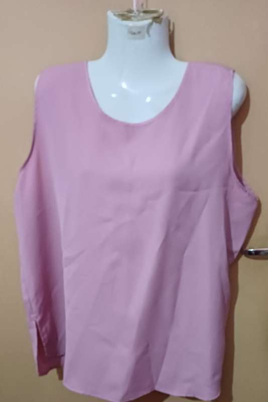 Ladies Purple Top - Make: No Make - Size: No Size