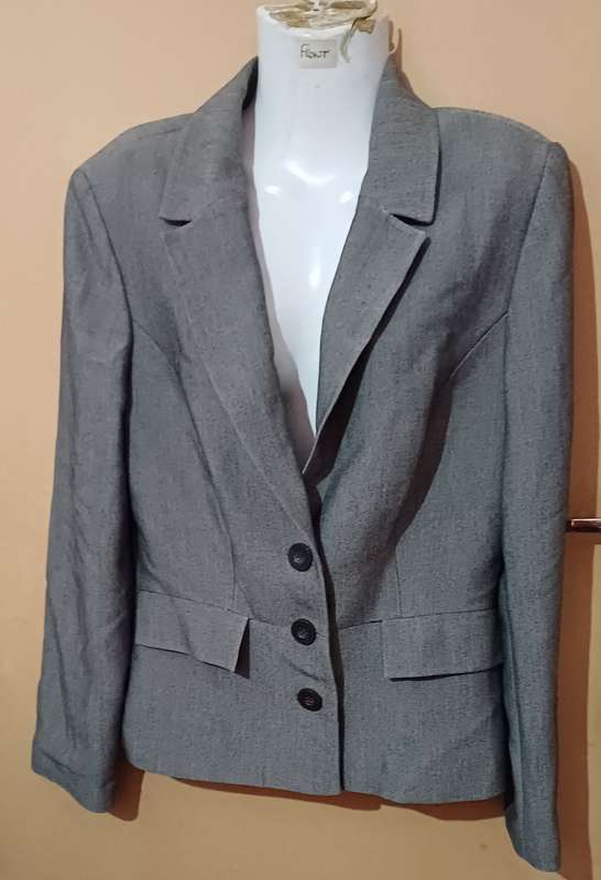 Ladies - Grey Blazer - Make - Truworths - Size - 36