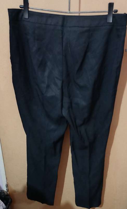 Ladies - Black Pants - Make - David Jones - Size - 14