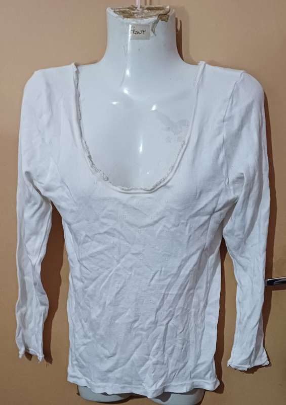 Ladies - White Top - Make - Woolworths - Size - Large bust 105-111cm