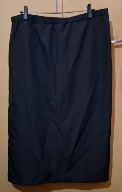 Ladies - Black Skirt - Make - no make - Size - no size