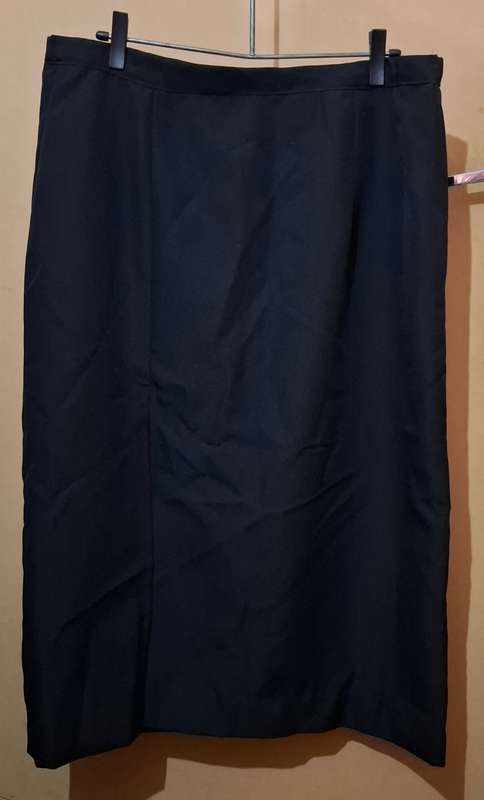 Ladies - Black Skirt - Make - no make - Size - no size