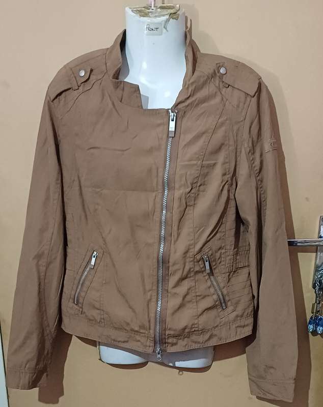 Ladies - Brown Jacket - Make - Cecil - Size - no size