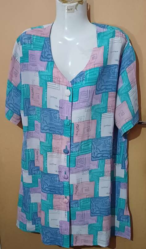 Ladies - Multicolored Blouse- Make - no make - Size - L