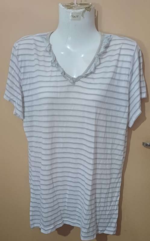 Ladies - Multicolored Top - Make - no make - Size - S