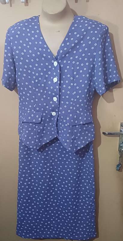 Ladies - 2 Pce Multicolored Outfit - Make - no make - Size - no size