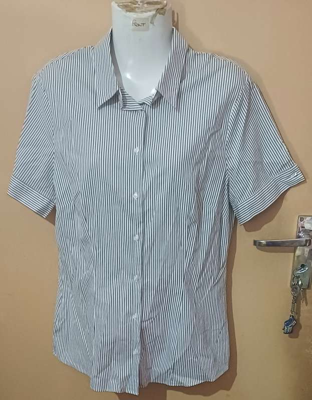 Ladies - Multicolored Blouse - Make - Woolworths - Size - 14