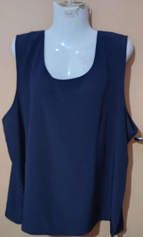 Ladies - Dark Blue Top - Make - no make - Size - no size