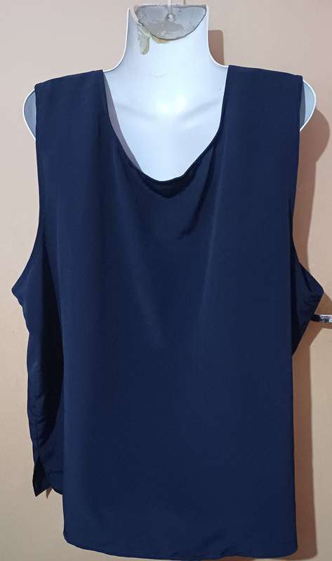 Ladies - Dark Blue Top - Make - no make - Size - no size