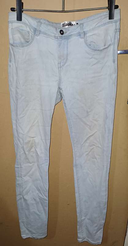 Ladies - Light Blue Jeans - Make - Fashtag - Size - 34