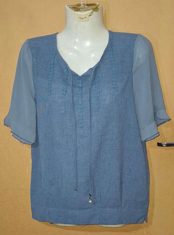 Ladies - Blouse - Make - no make  - Size - no size