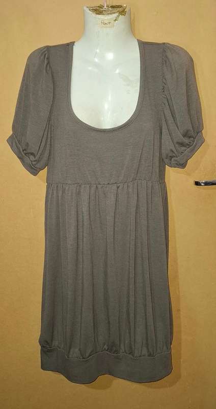 Ladies - Dress - Make - no make  - Size - L