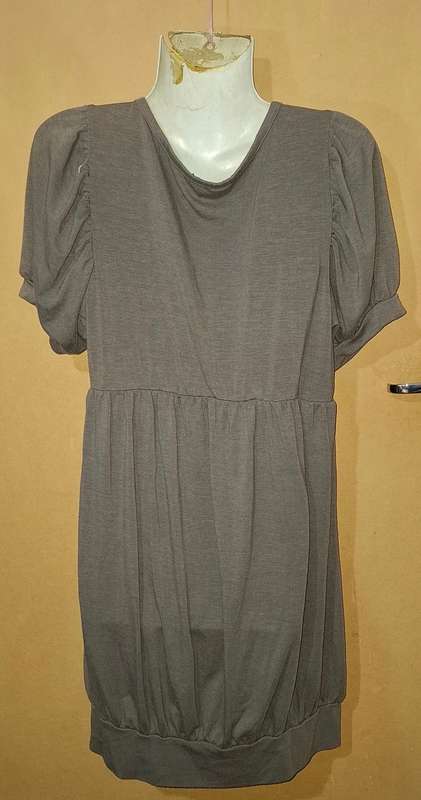 Ladies - Dress - Make - no make  - Size - L