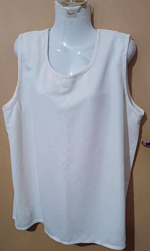 Ladies - Top - Make - no make - Size - no size