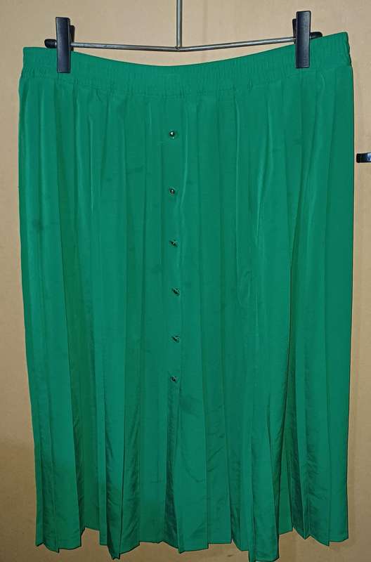 Ladies - Skirt - Make - Woolworths - Size - 18