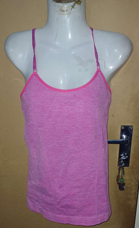 Ladies - Top - Make - no make - Size - no size