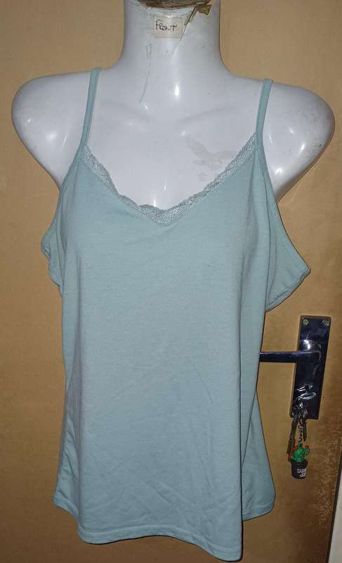 Ladies - Top - Make - MRP - Size - L
