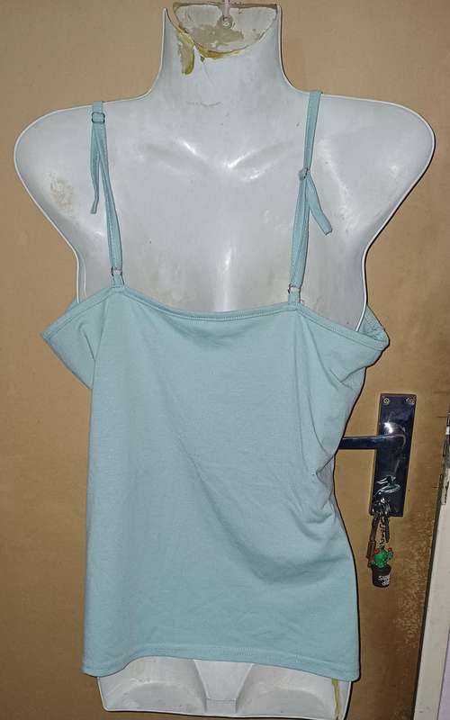 Ladies - Top - Make - MRP - Size - L