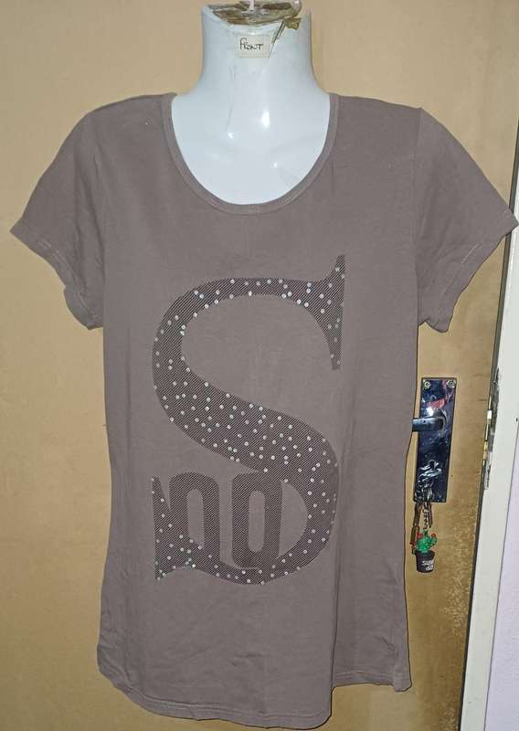 Ladies - Top - Make - no make - Size - no size