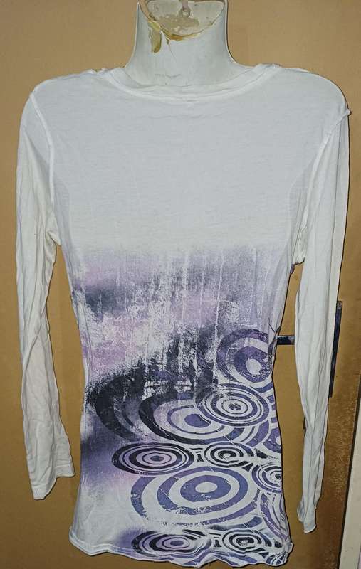 Ladies - Multicolored Top- Make - no make - Size - no size