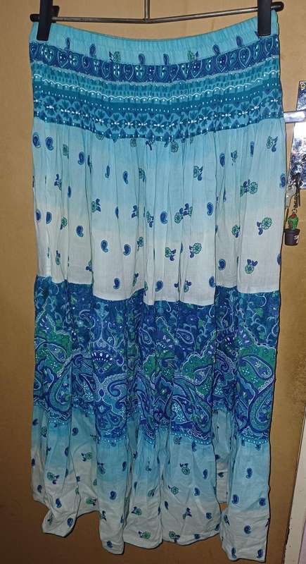 Ladies - Multicolored Skirt - Make - no make - Size - no size