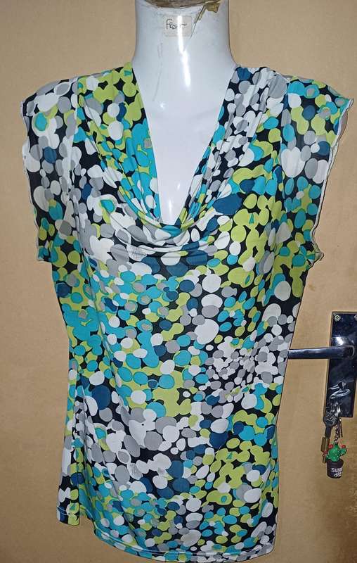Ladies - Multicolored Top - Make - Splash - Size - M