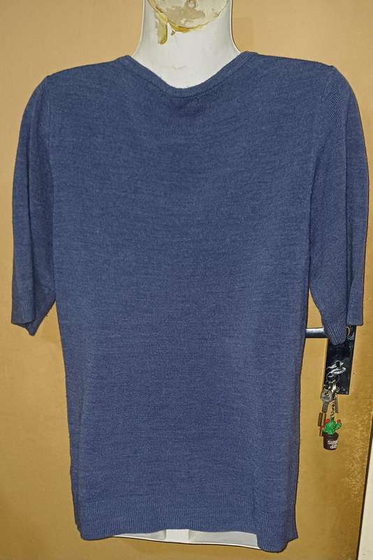 Ladies - Knitted Top - Make - no make - Size - o size