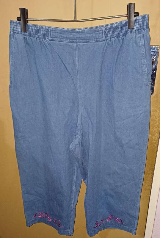 Ladies - 3/4 Jeans Pants - Make - Clothes Line - Size - 40