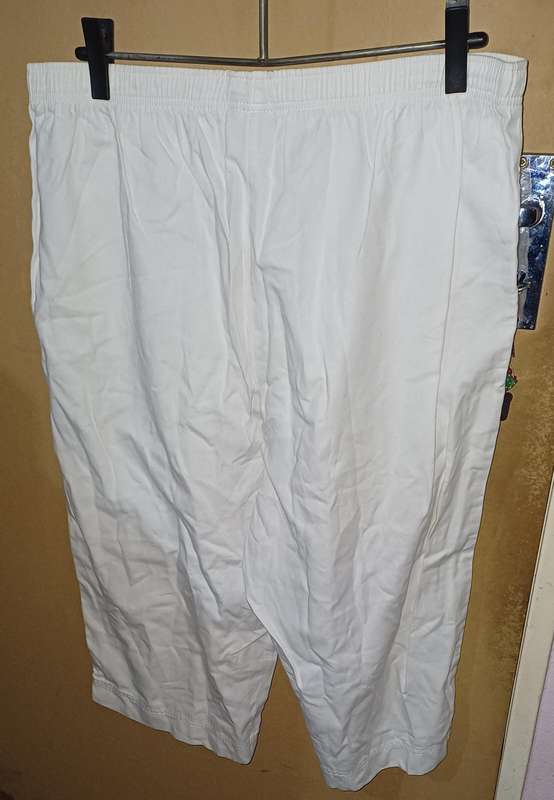 Ladies - 3/4 Jeans - Make - Woolworths - Size - 16