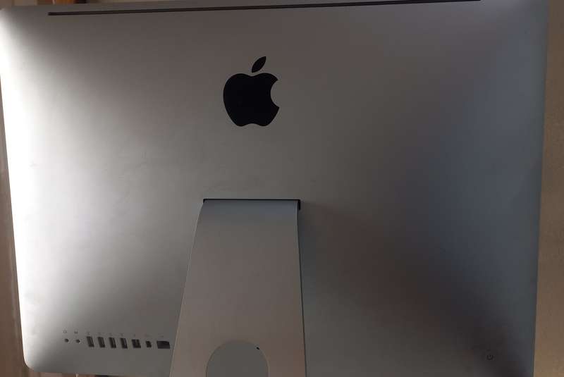 iMac 21.5 inch Not Working (Read Description)