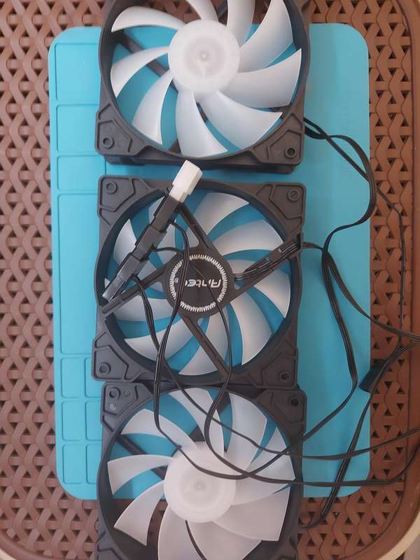 3x Antec static RBG 120mm Fans