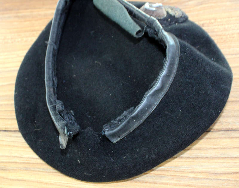 SA Navy Black beret (damaged)