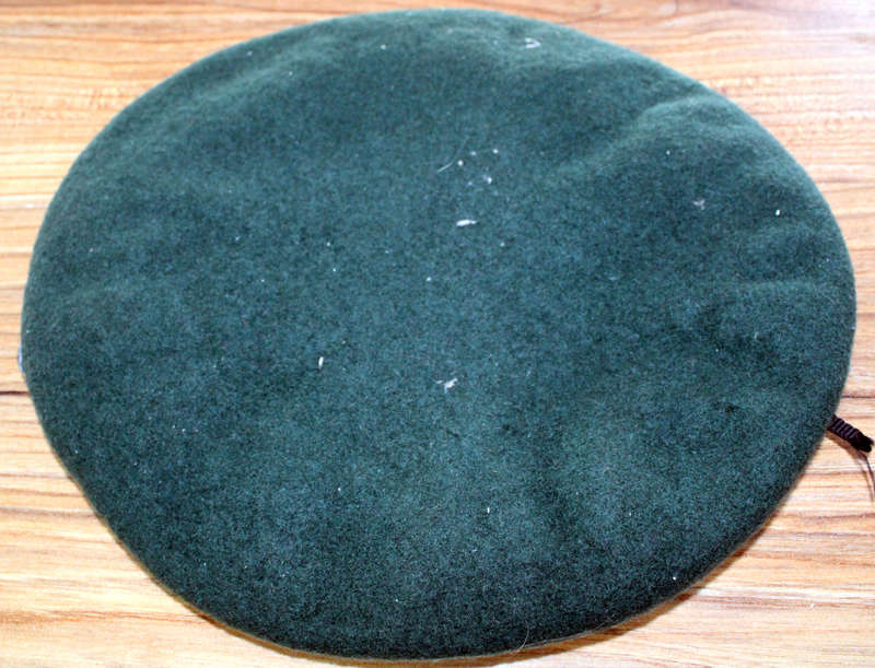 Commando beret size 57