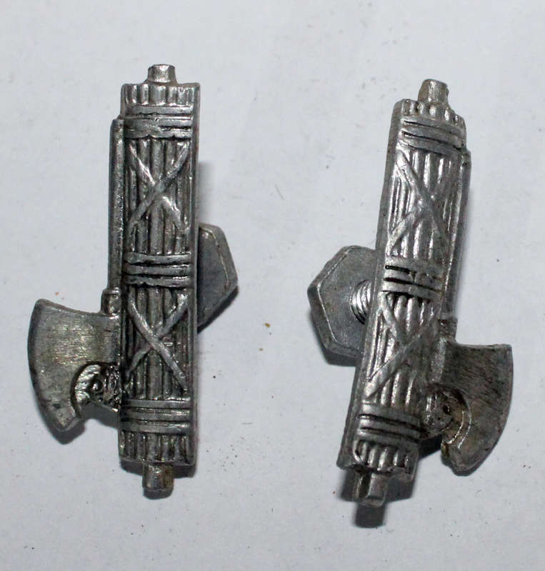 WW2 Italian Fascist badge pair