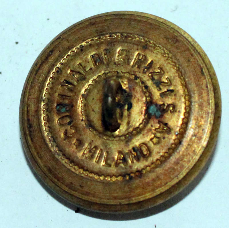 Colonial Italian button