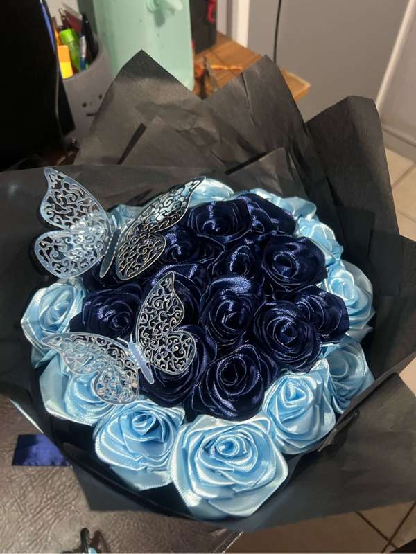 Ribbon rose bouquet