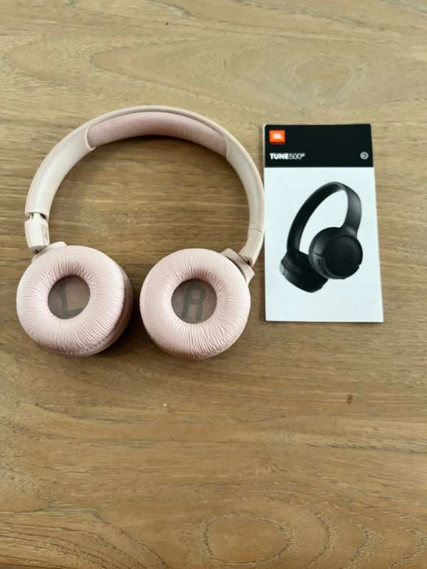 JBL headphones Tune500BT