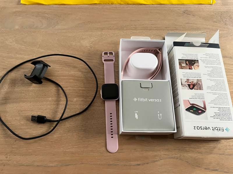 fitbit versa 2 smartwatch (copper & rose)