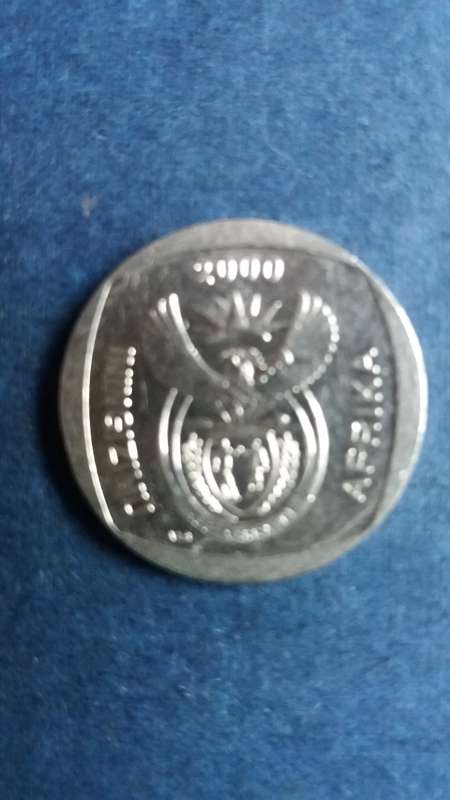 South Africa 2000 R5  New Coat of Arms * Scarce coin* AU Condition