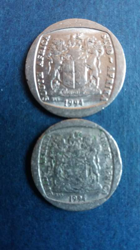South Africa 1994 R5 Wildebeest & R2 Kudu * R2 - Mintage 994 000* Difficult to find
