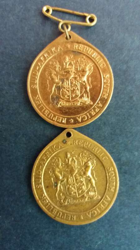 Medal - Formation of the Republic of South Africa 1961-05-31 * 2 x medals*