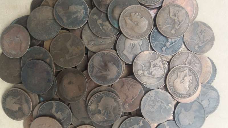 United Kingdom Old 1 Penny mix - 105 coins